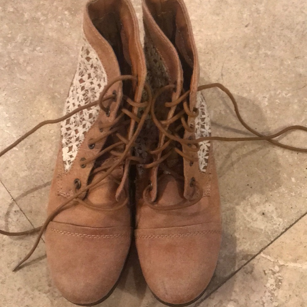 Booties 🥾 - Picture 5 of 5